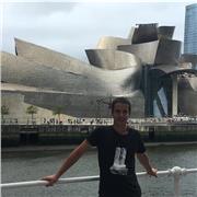 Maestro de de primaria en la especialidad de inglés. Me ofrezco para clases de apoyo y repaso para todas las asignaturas de primaria